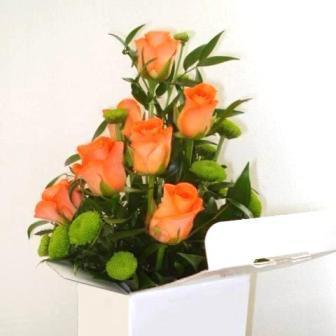 № 14 Композиция из роз в коробке, 690 руб. На выбор также белые, желтые, розовые или оранжевые розы.